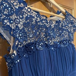 Beautiful blue formal gown💙👗🦋
